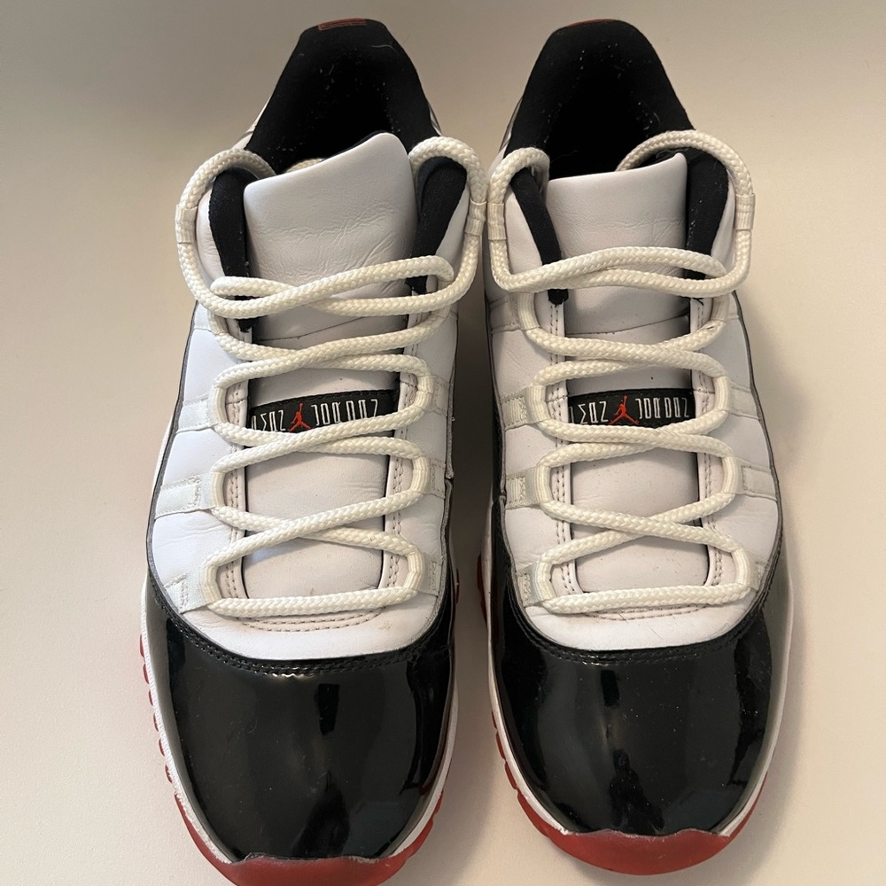 Size 11 Jordan 11 Bred low